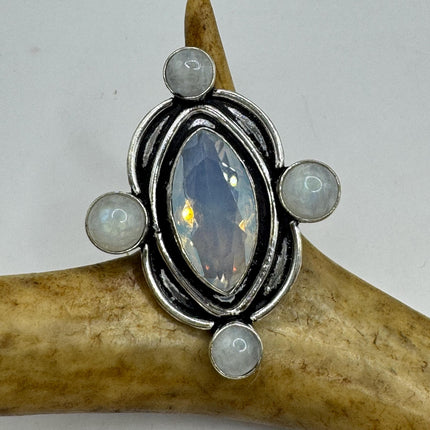 Vintage Rainbow Moonstone Ring Band - Antique Style Design