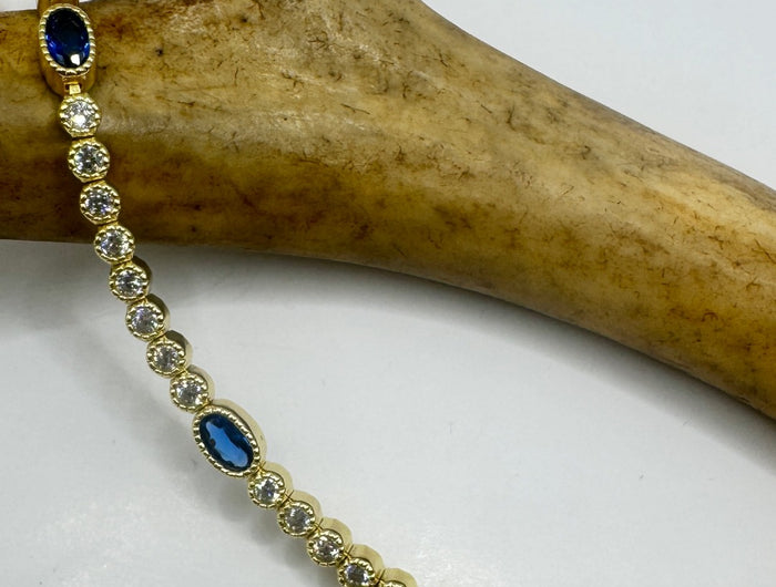 <h1>Handpicked Stones.<strong><br/>Crafted to Last.</strong></h1>