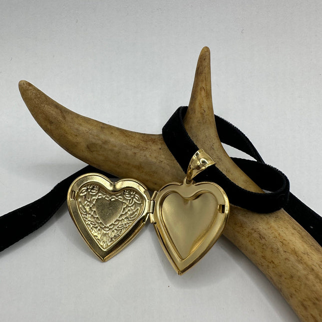 Vintage Gold Heart Photo Locket Pendant Choker Necklace | Golden Stainless Steel | Gift for Her