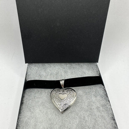 Vintage Silver Photo Locket | Small Silver Heart Etched Design Locket Charm Pendant | Stainless Steel Locket Photo Memory Choker Necklace