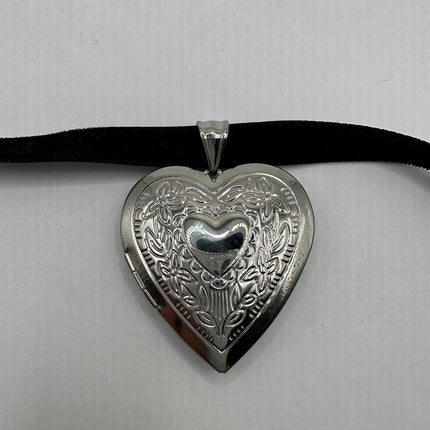 Vintage Silver Heart Photo Locket Pendant Choker Necklace | Silver Stainless Steel | Gift for Her