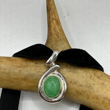 Vintage Green Jade Choker 925 Sterling Silver Necklace