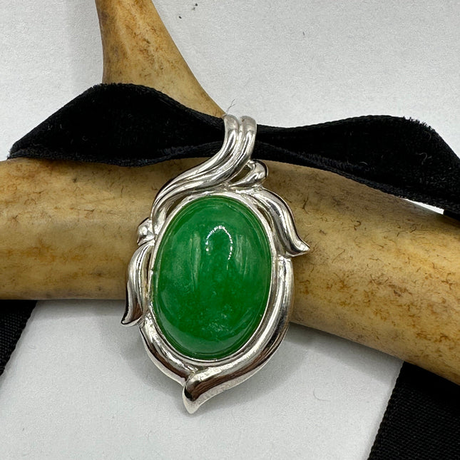 Vintage Green Jade Choker 925 Sterling Silver Necklace