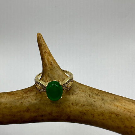 Vintage Gold Green Jade Lucky Cocktail Ring - oval shape, antique design, diamond look