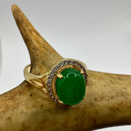 Vintage Gold Green Jade Lucky Cocktail Ring - oval shape, antique design, diamond look