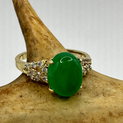 Vintage Gold Green Jade Lucky Cocktail Ring - oval shape, antique design