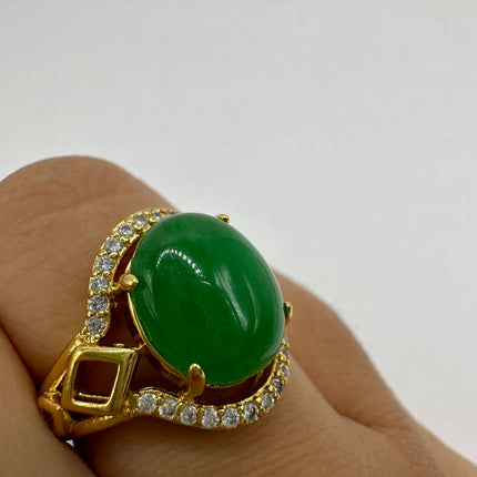 Vintage Gold Green Jade Lucky Cocktail Ring - oval shape, antique design, diamond look