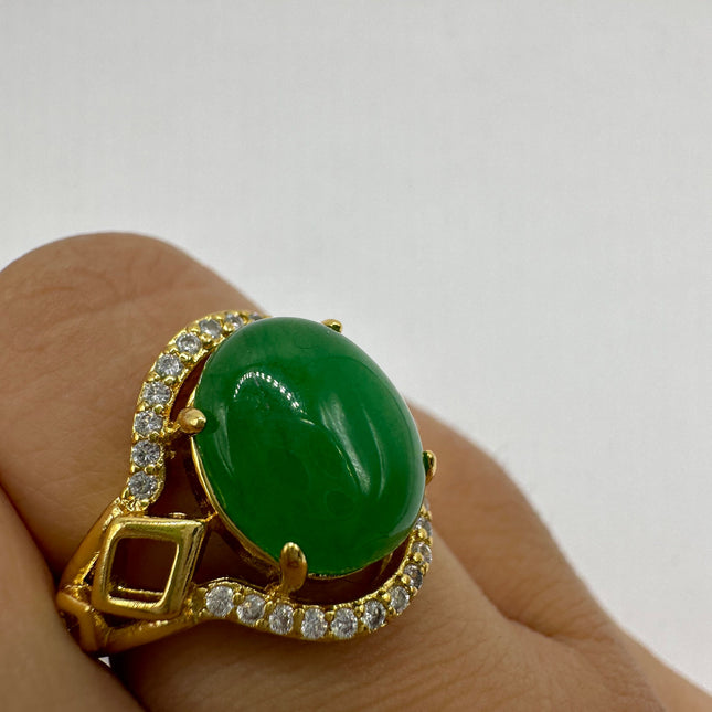 Vintage Gold Green Jade Lucky Cocktail Ring - oval shape, antique design, diamond look