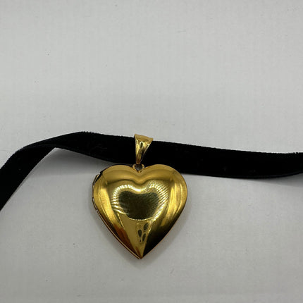 Vintage Gold Locket | Small Heart Photo Memory Charm Velvet Choker Necklace | Golden Stainless Steel Pendant Holds Small Photo or Pet Memory