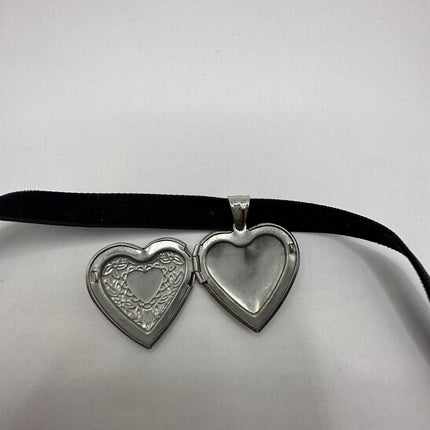Vintage Silver Photo Locket | Small Silver Heart Etched Design Locket Charm Pendant | Stainless Steel Locket Photo Memory Choker Necklace