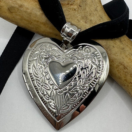 Vintage Silver Heart Photo Locket Pendant Choker Necklace | Silver Stainless Steel | Gift for Her