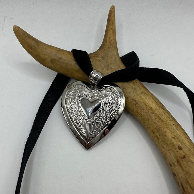 Vintage Silver Heart Photo Locket Pendant Choker Necklace | Silver Stainless Steel | Gift for Her