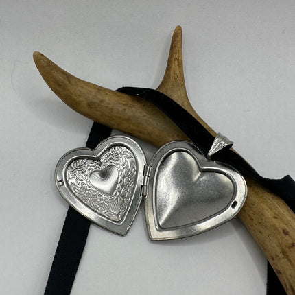 Vintage Silver Heart Photo Locket Pendant Choker Necklace | Silver Stainless Steel | Gift for Her