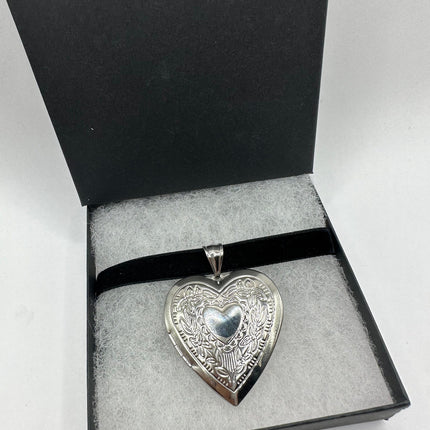 Vintage Silver Heart Photo Locket Pendant Choker Necklace | Silver Stainless Steel | Gift for Her