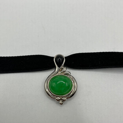 Vintage Green Jade Choker 925 Sterling Silver Necklace