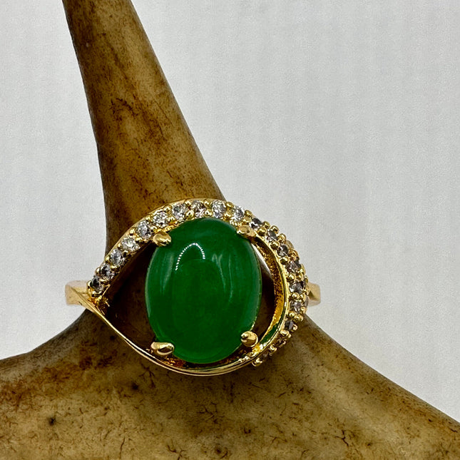 Vintage Gold Green Jade Lucky Cocktail Ring