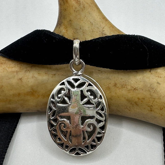 Vintage Silver Locket | Large Oval Photo Pendant Etched Cross Design | 925 Sterling Silver | Holds Small Photo Memory Velvet Choker Necklace