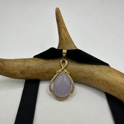 Vintage Pendant Choker Necklace | Lavender Purple Jade Gemstone Crystal Lucky Charm Statement Choker in Golden Bronze