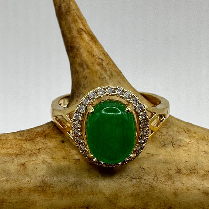 Vintage Gold Green Jade Lucky Cocktail Ring - oval shape, antique design, diamond look