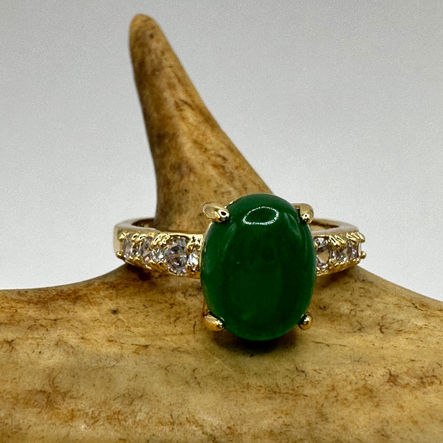Vintage Gold Jade Ring | Lucky Emerald Green Fun Jade White Crystal Gemstone Cocktail | Gold Finished Bronze Band Ring | Size 7
