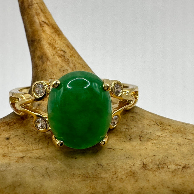 Vintage Gold Green Jade Lucky Cocktail Ring - round shape, antique design