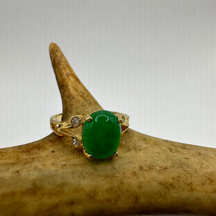 Vintage Gold Green Jade Lucky Cocktail Ring - round shape, antique design