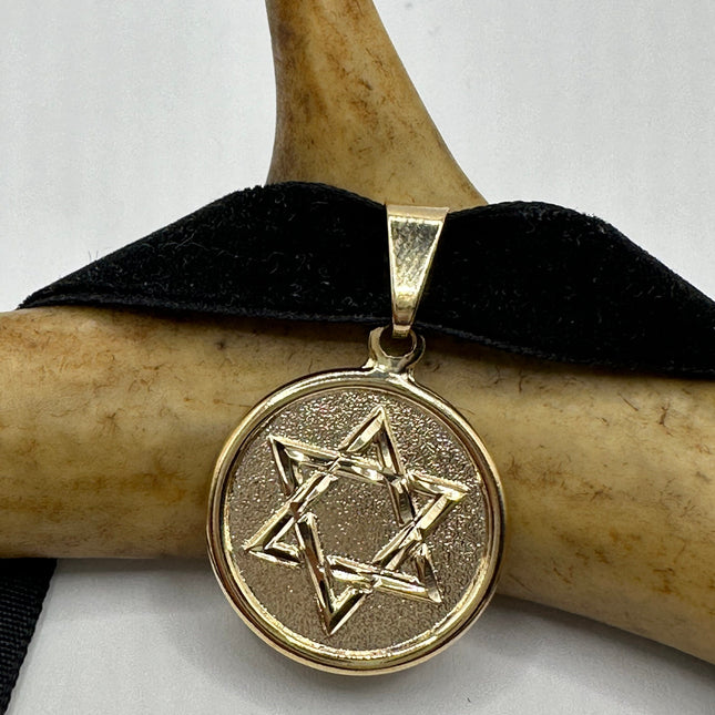 Vintage Gold Star of David Pendant Choker Necklace | 9K Gold Filled Jewish Star Velvet Ribbon Statement Charm Choker Necklace