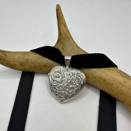 Vintage Silver Locket | Small Etched Heart Photo Charm | 925 Sterling Silver Pendant | Holds Small Photo | Tiny Memory Choker Necklace
