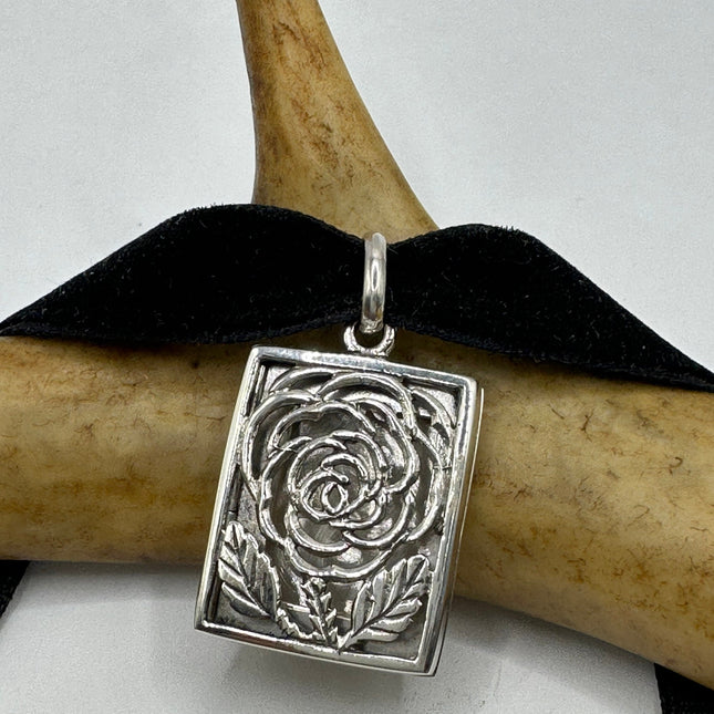 Vintage Silver Photo Locket | Etched Rose Photo Memory Charm | 925 Sterling Silver Pendant Choker Necklace
