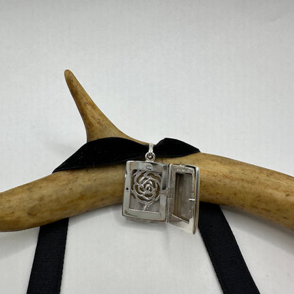 Vintage Silver Photo Locket | Etched Rose Photo Memory Charm | 925 Sterling Silver Pendant Choker Necklace