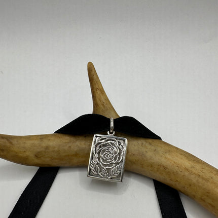Vintage Silver Photo Locket | Etched Rose Photo Memory Charm | 925 Sterling Silver Pendant Choker Necklace