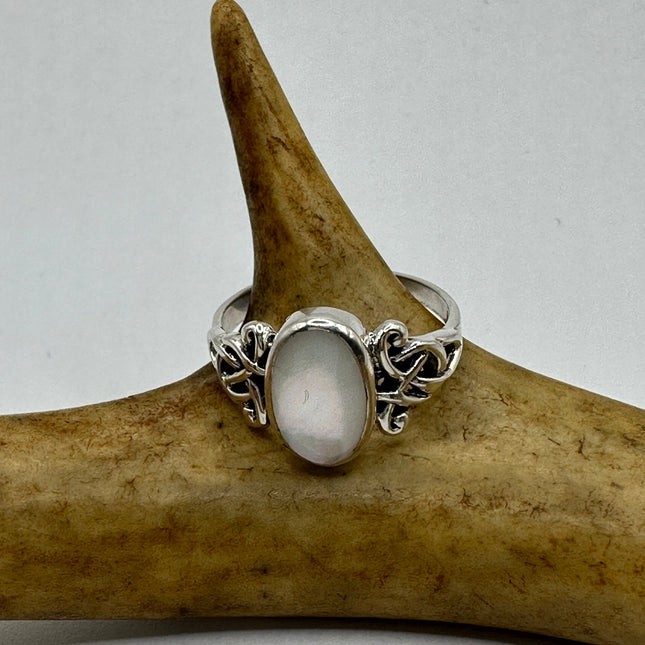 Vintage Mother of Pearl Celtic Knot Ring Band 925 Sterling Silver