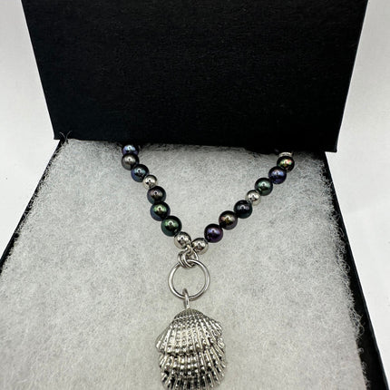 Vintage Sea shell 925 Sterling Silver chain black pearl Necklace