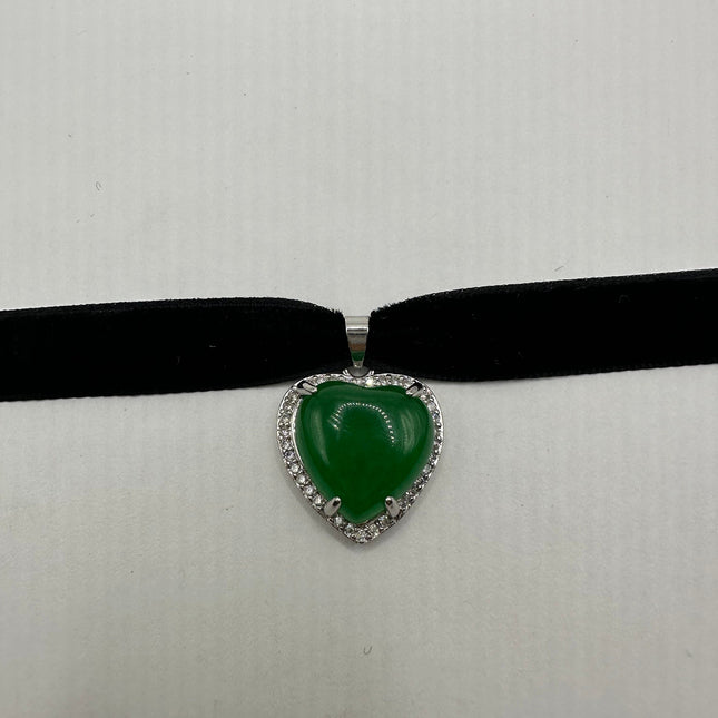 Vintage Gemstone Pendant | Green Jade Heart Shape Deco Charm Pendant | Silver Bronze Velvet Choker Necklace