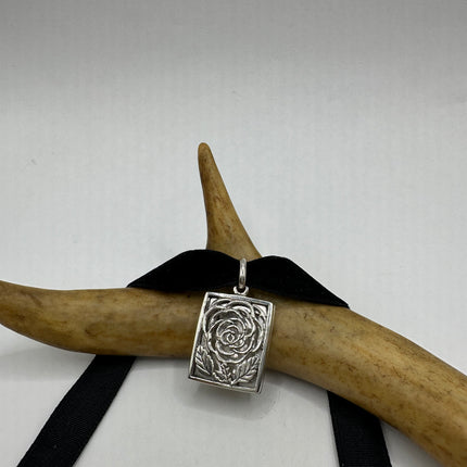 Vintage Silver Photo Locket | Etched Rose Photo Memory Charm | 925 Sterling Silver Pendant Choker Necklace
