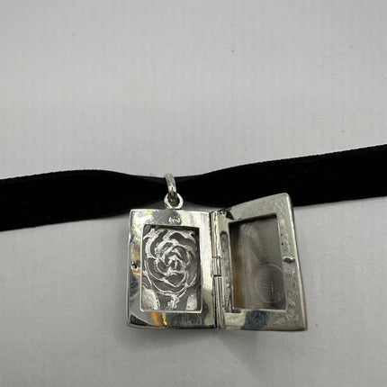 Vintage Silver Photo Locket | Etched Rose Photo Memory Charm | 925 Sterling Silver Pendant Choker Necklace