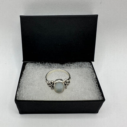 Vintage Mother of Pearl Celtic Knot Ring Band 925 Sterling Silver