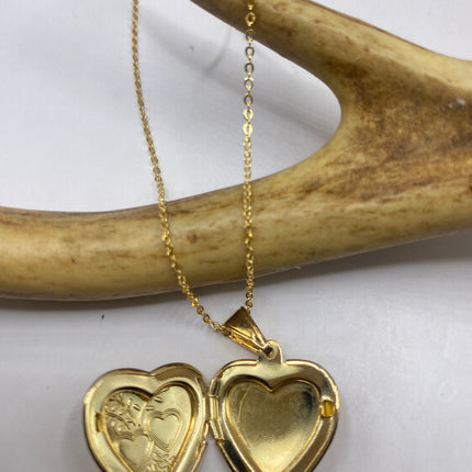 Vintage 9k gold filled photo heart locket on chain necklace