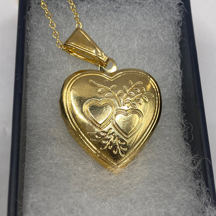 Vintage 9k gold filled photo heart locket on chain necklace