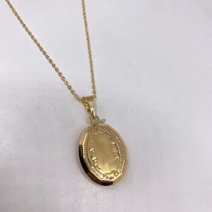 Vintage Tiny Gold Photo Locket - 9K GF Etched Locket on a Delicate Chain Necklace | Small Photo Memory Vintage Locket Necklace