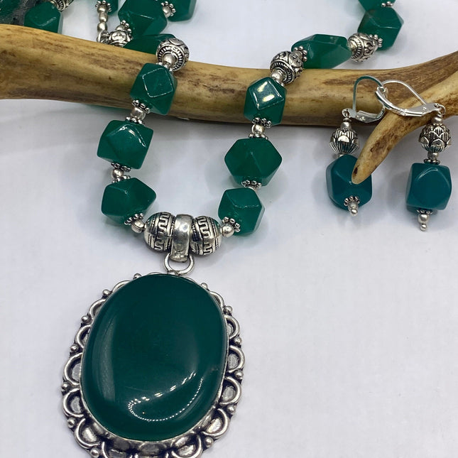 Vintage Green Onyx Beaded Silver Bronze Necklace set