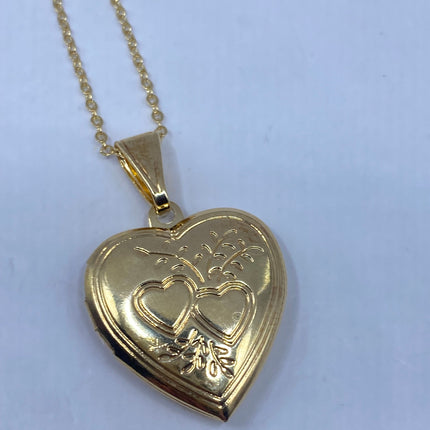 Vintage 9k gold filled photo heart locket on chain necklace