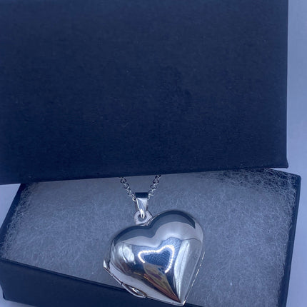 Vintage Silver Locket | Tiny Heart Pendant Charm Necklace | Delicate 925 Sterling Silver Chain | Small Photo Memory Necklace
