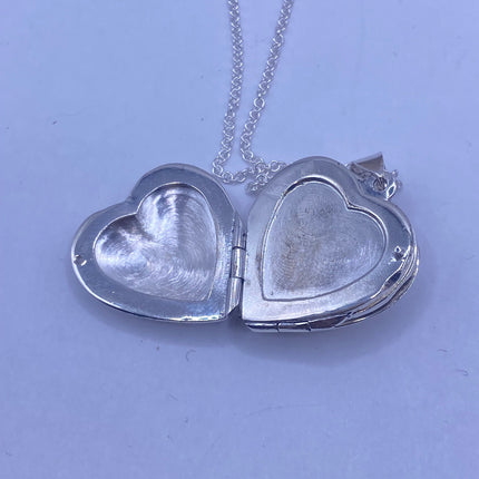 Vintage Silver Photo Heart Locket Necklace | 4 Photo Cloverleaf Pendant Photo Charm | 925 Sterling Silver with Delicate Silver Chain
