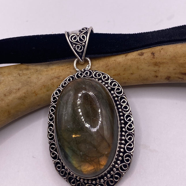 Vintage Pendant Choker Necklace | Green Red Labradorite Crystal Silver Bronze Pendant | Velvet Choker Statement Necklace