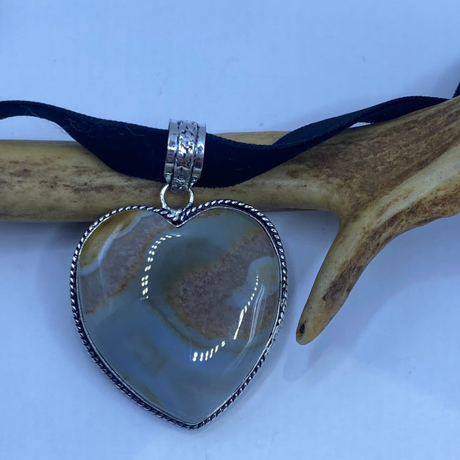 Vintage Choker Agate Heart Silver Necklace