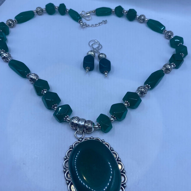 Vintage Green Onyx Beaded Silver Bronze Necklace set