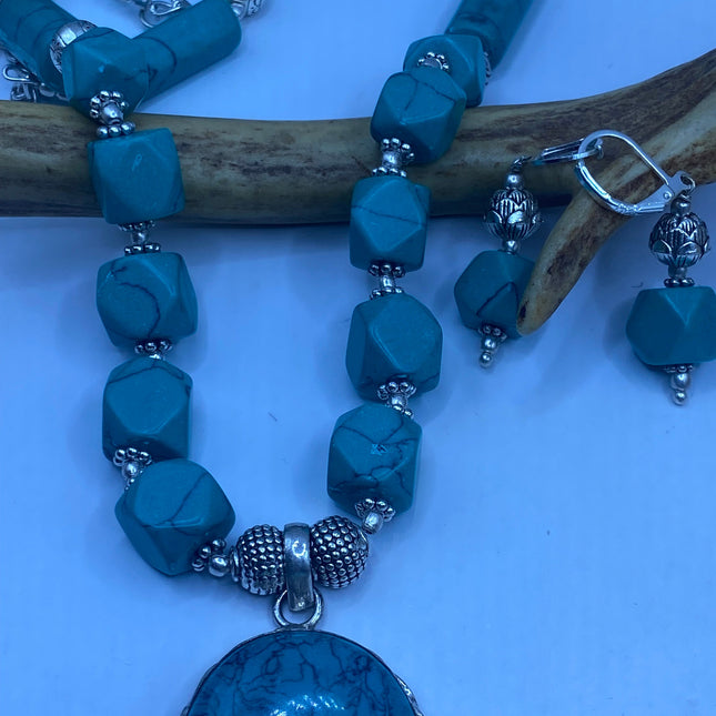 Turquoise Howlite Beaded Silver Bronze Necklace set