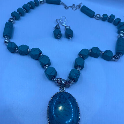 Turquoise Howlite Beaded Silver Bronze Necklace set