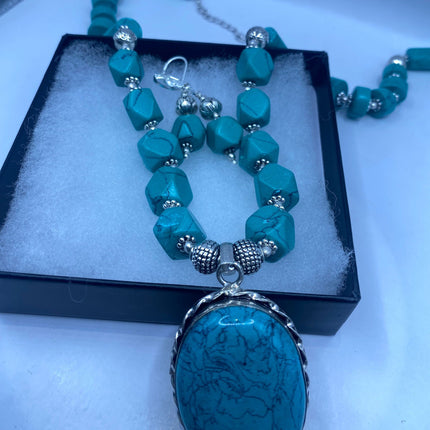 Turquoise Howlite Beaded Silver Bronze Necklace set